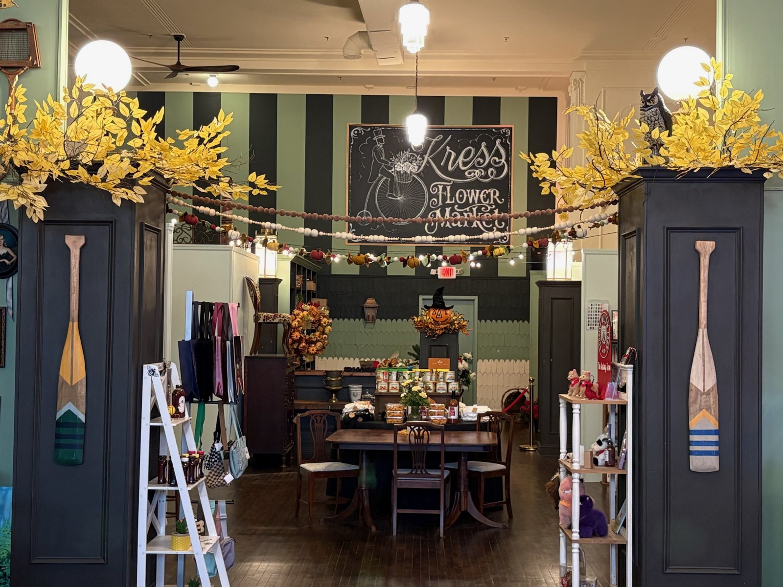 The Kress Flower Market, dressed for fall